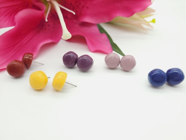 unregelmäßige Pastell Ohrstecker